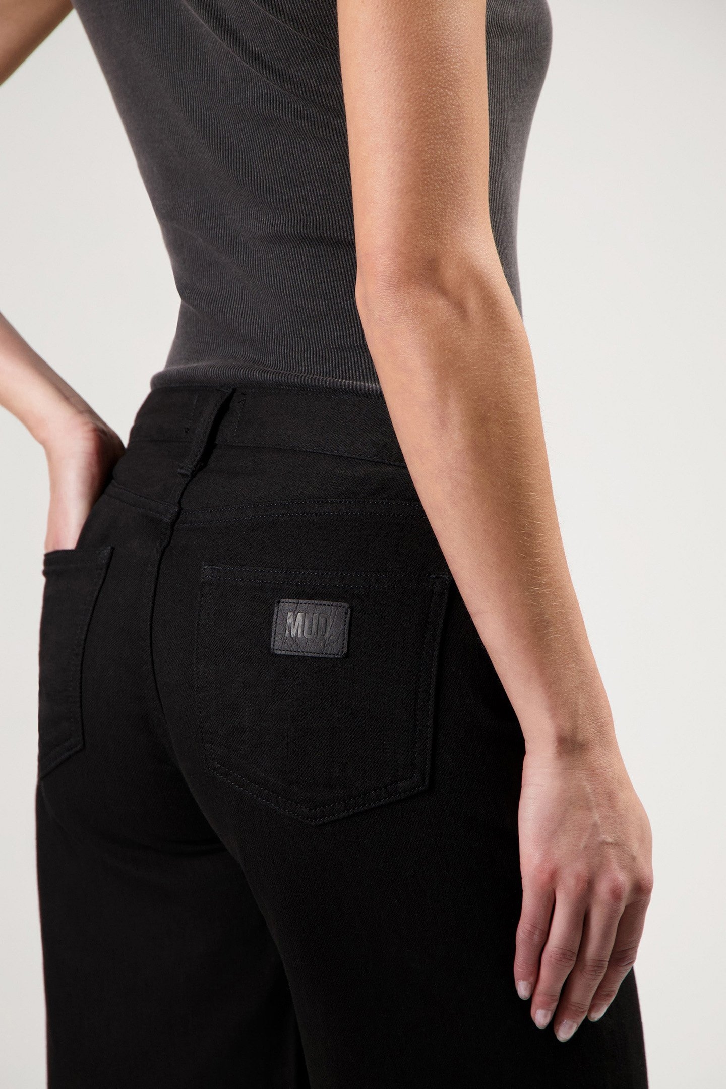 SUZY MID SHORT - BLACKDIP BLACKDIP 8