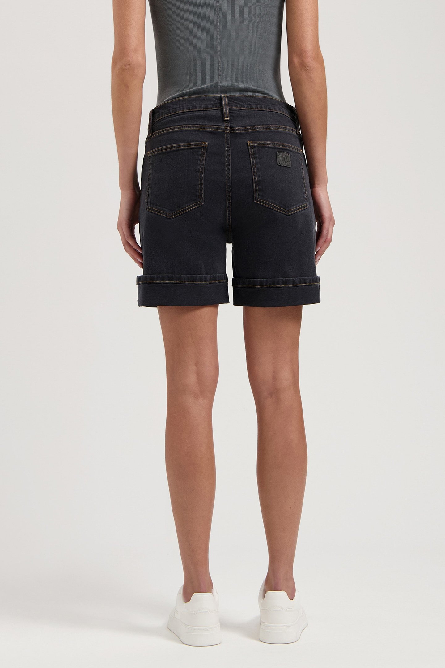 SUZY MID SHORT - BLACKDIP BLACKDIP 7