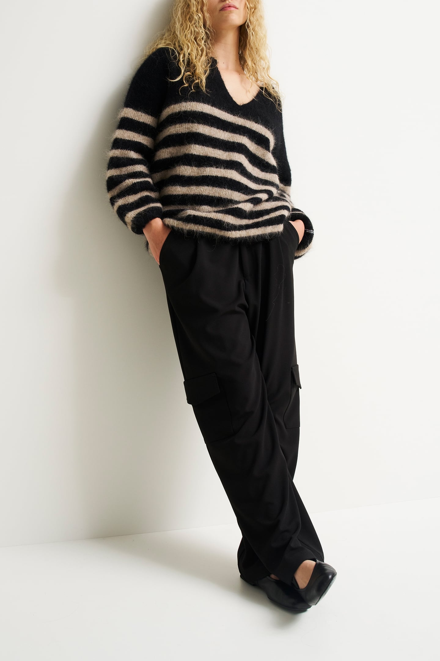 SOFT HAIRY SWEATER STRIPES BLACK/LIGHT LATTE 6