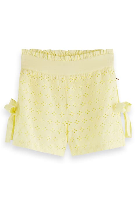 BRODERY ANGLAISE SHORTS IN ORGANIC COTTON LEMON by Scotch & Soda