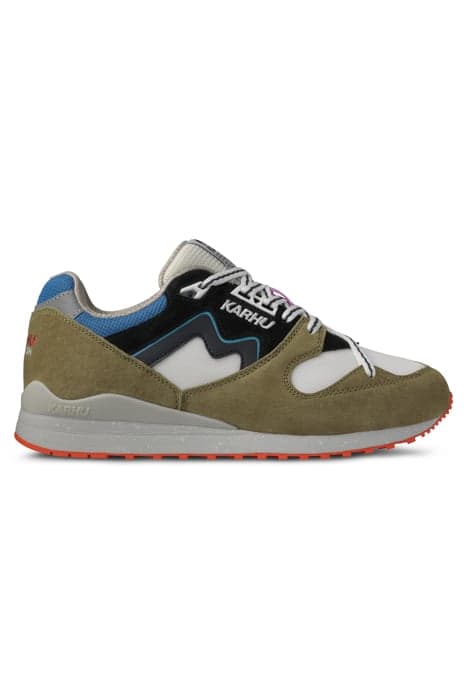 SYNCHRON CLASSIC GREEN MOSS/ INDIA INK GREEN by Karhu