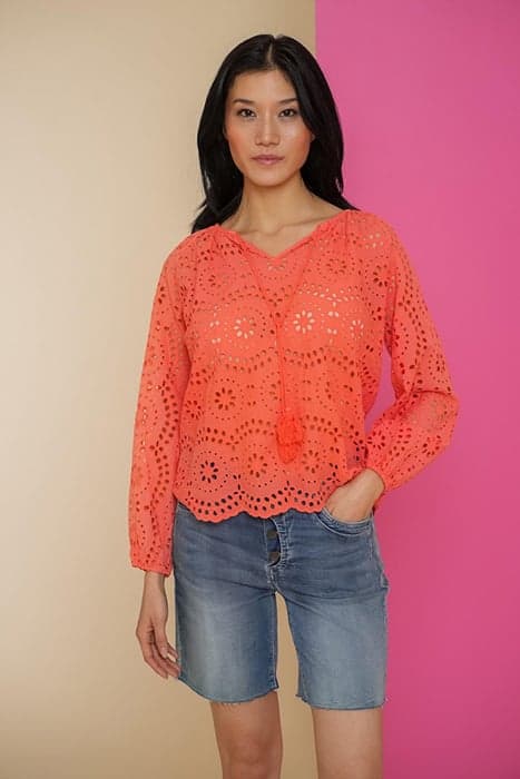 TOP L/S, CROCHET + TASSLES CORAL by Geisha