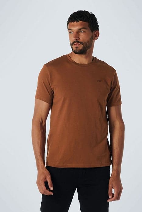 T-SHIRT CREWNECK SOLID BASIC CARAMEL by No Excess