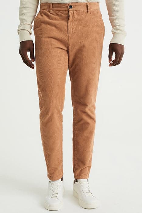 CHINO CARAMEL by WE Fashion