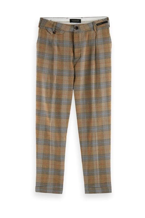 SEASONAL FIT- PLEATED GENTLEMAN'S CHECK CHINO COMBO A by Scotch & Soda