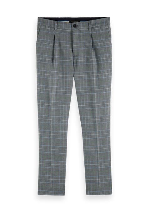 BLAKE- CLASSIC PLEATED YARN-DYED CHINO IN RECYCLED POLYESTER by Scotch & Soda