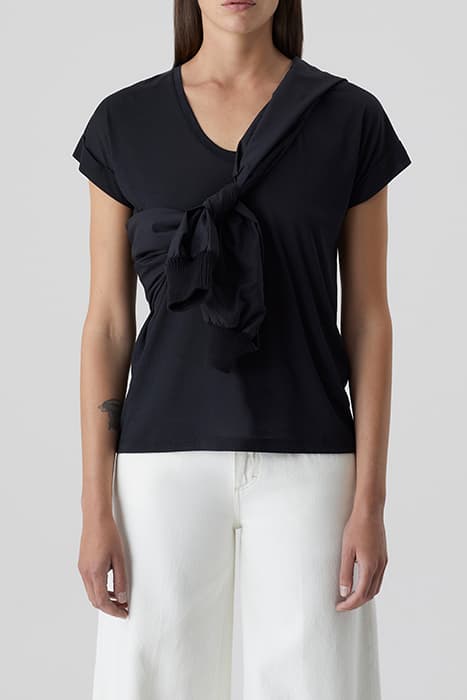 T-SHIRT SOFT V BLACK by Closed