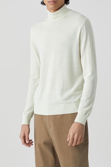 FINE KNIT TURTLE NECK WASABI CREAM by Closed