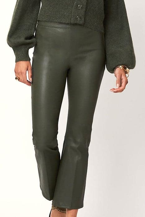 TYSON CROP FLARE STR PANTS VETIVER GREEN by Dante6