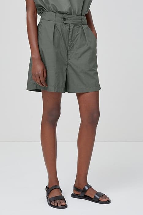 WOMEN A-SHAPE SHORTS DRIED BASIL by Closed