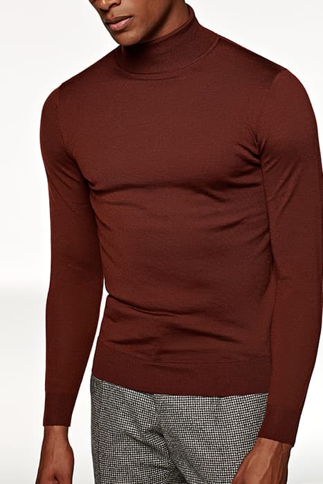 RED TURTLENECK by Suitsupply