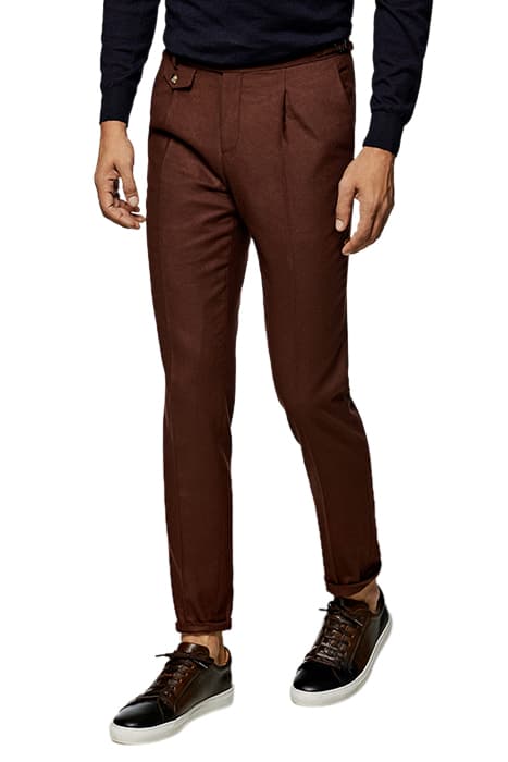 BROWN PLEATED BRENTWOOD TROUSERS by Suitsupply