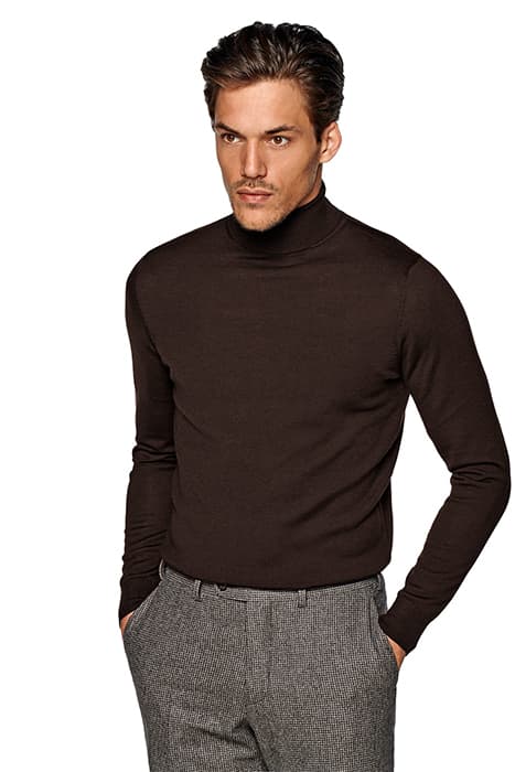 DARK BROWN TURTLENECK by Suitsupply