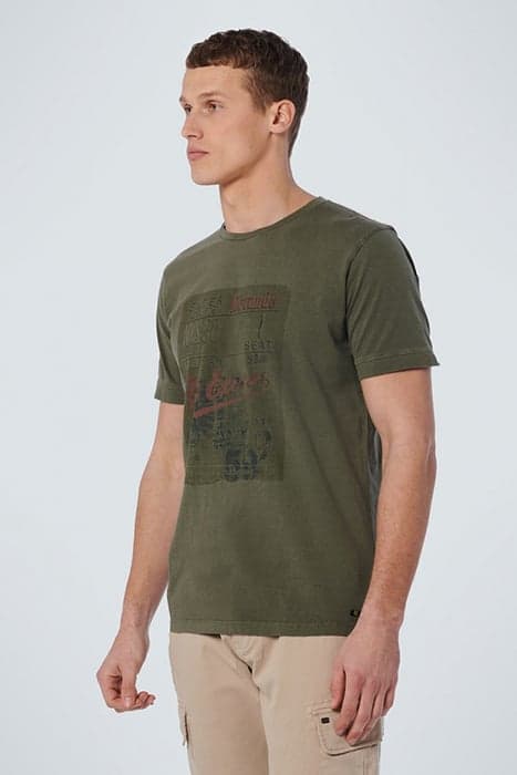 T-SHIRT CREWNECK PRINT GARMENT DYED ARMY by No Excess