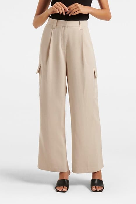 GIA CARGO PANT NEUTRAL by Forever New