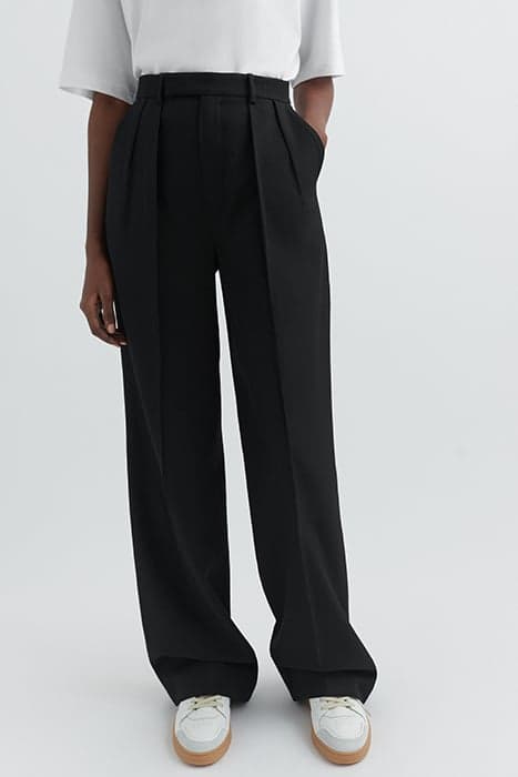 JACKIE PLEAT TROUSER BLACK by Axel Arigato