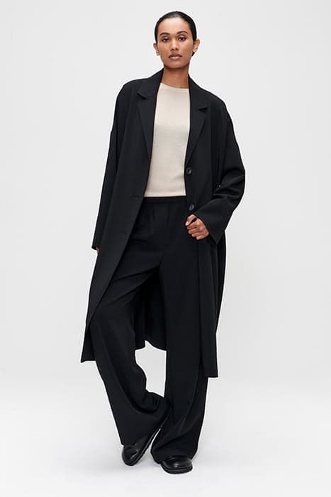 DRAPE COAT BLACK by TRVL DRSS