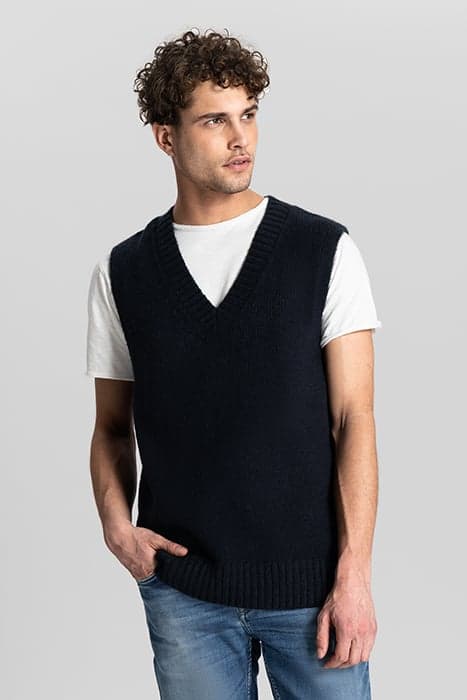 DS_HUGIN SLEEVELESS VEST BLUE NIGHTS by Dstrezzed