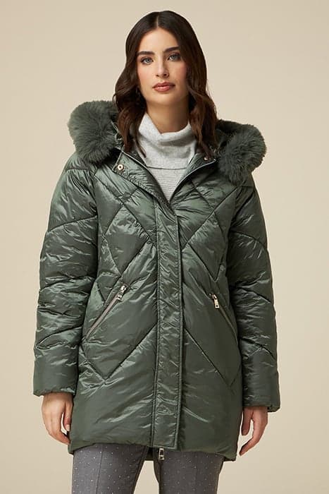 Quilted down jacket with faux fur border by Oltre