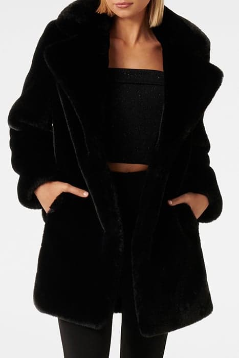 IGGY LONGLINE FUR COAT BLACK by Forever New