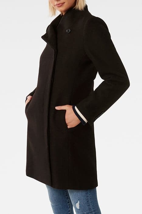 DEBBIE FUNNEL COLLAR COAT BLACK by Forever New