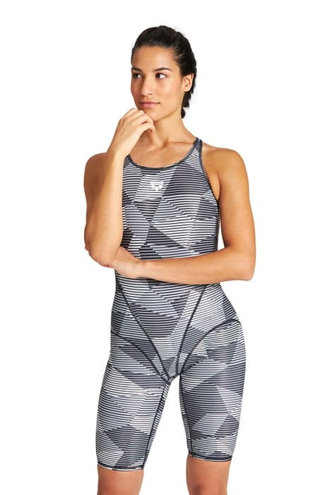 W STRIPED GEO FULL BODY BLACK-MULTI by Arena