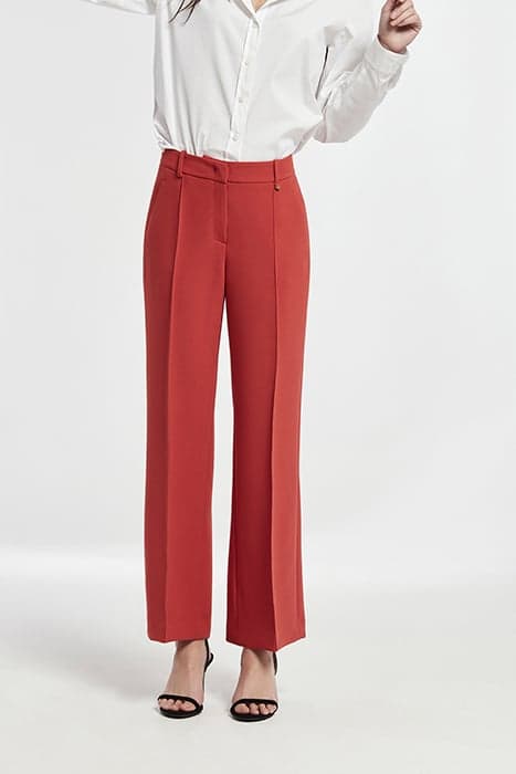 PLAIN WAVE AWON FLARED TROUSERS DOUBLE PLAIN WASHED RED by OKY