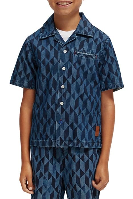 BOYS LIGHTWEIGHT DENIM ALL-OVER PRINTED SHORT-SLEEVED SHIRT  by Scotch & Soda