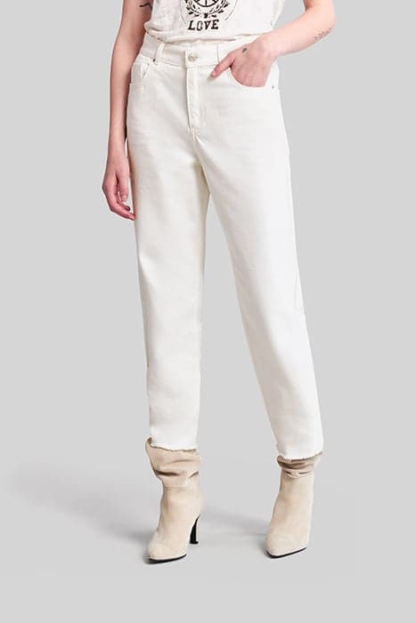 OFF-WHITE BOYFRIEND JEANS WITH FRINGED CUFFS by IKKS