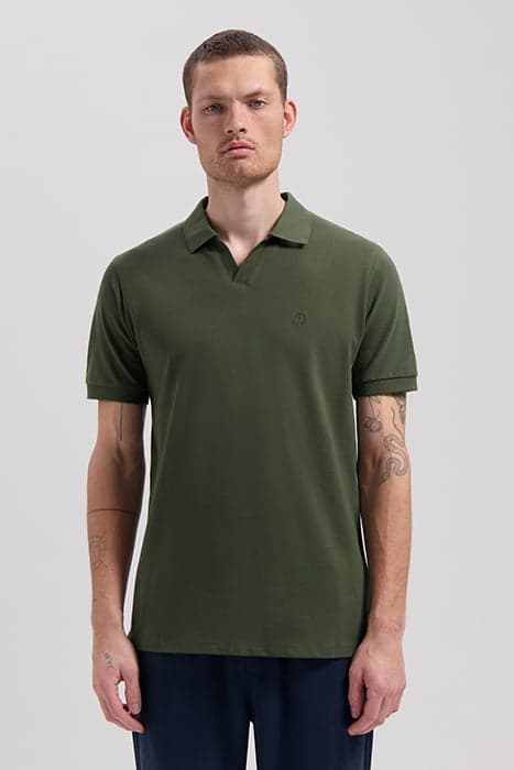 DS_BOWIE V- NECK POLO DARK ARMY DARK ARMY by Dstrezzed